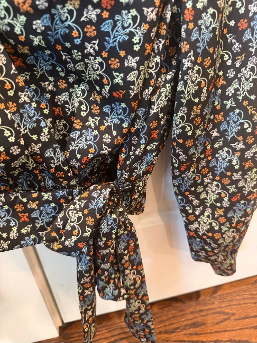 Scotch & Soda Floral Wrap Tie Waist Cropped Blouse Size Small - Picture 3 of 3